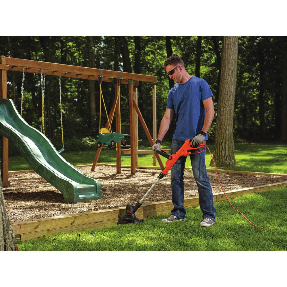 BLACK+DECKER height adjustment lever showing customizable shaft length for ergonomic use
