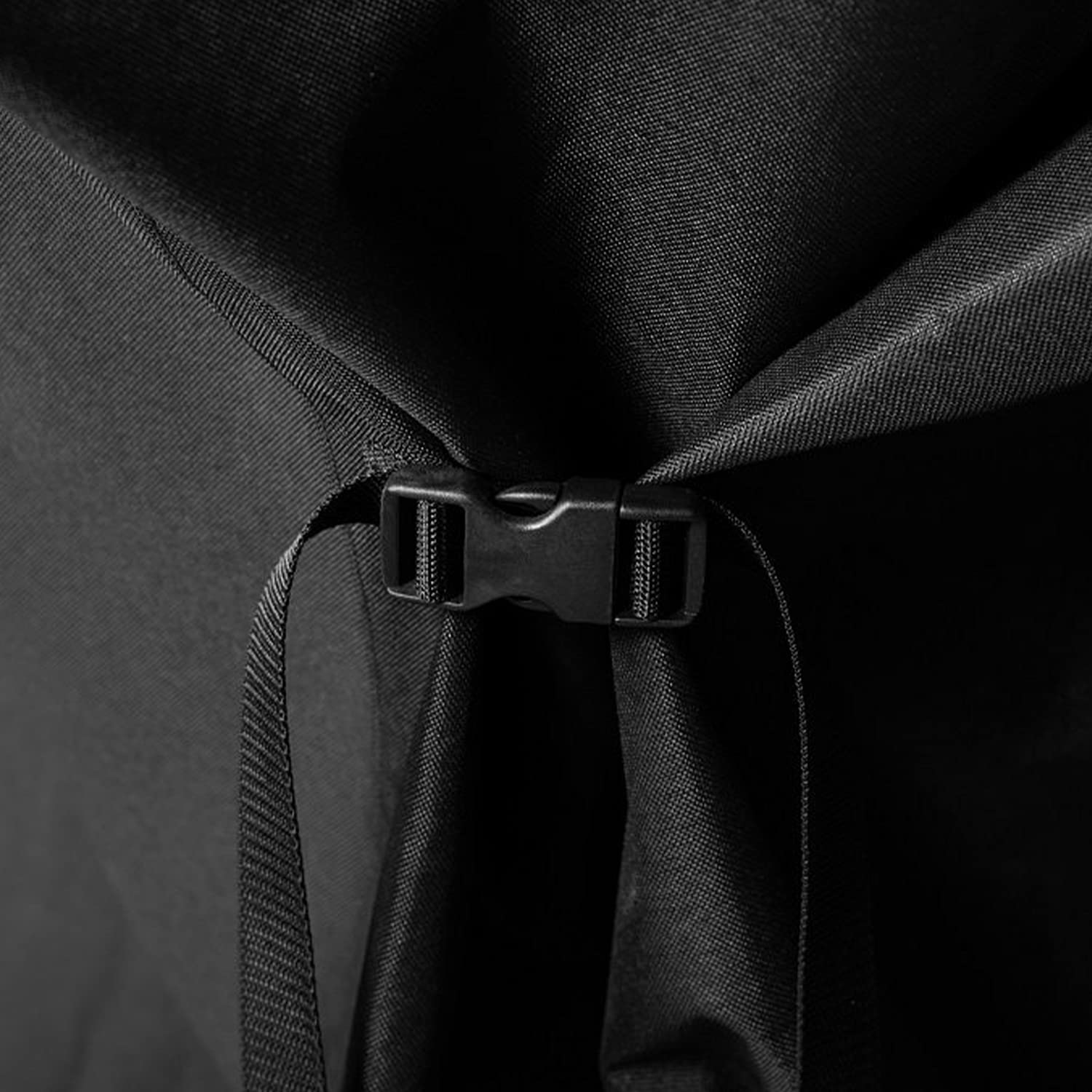 Blackstone straps and clips securing cover to prevent wind lift