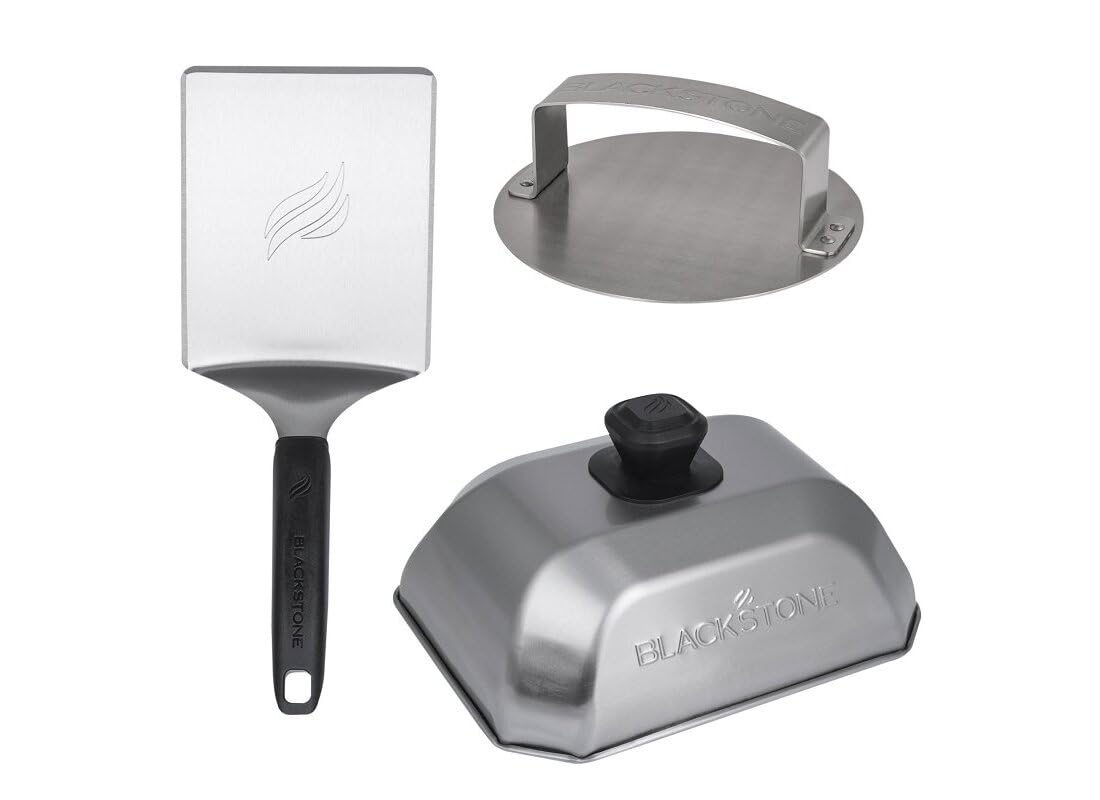 Blackstone campana de basting en uso sobre plancha conservando jugos y fundiendo queso