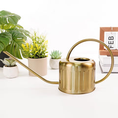 BLstyle fill and handle shot showing ergonomic soft-grip for comfortable pouring