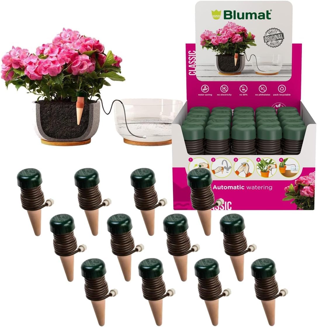 Blumat empaque frontal mostrando 12 estacas y ventajas visibles