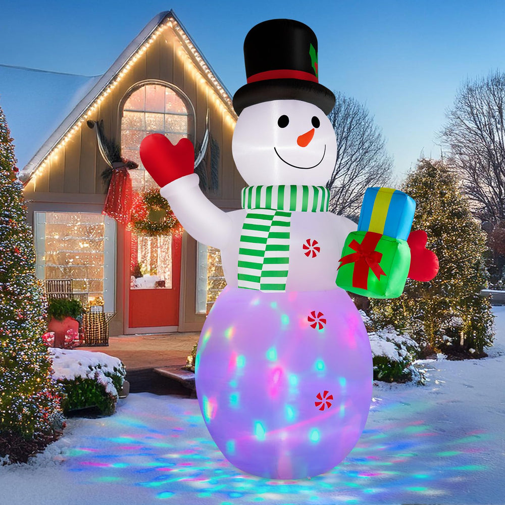 BRDJade close-up of top hat and smiling face for clear holiday detail