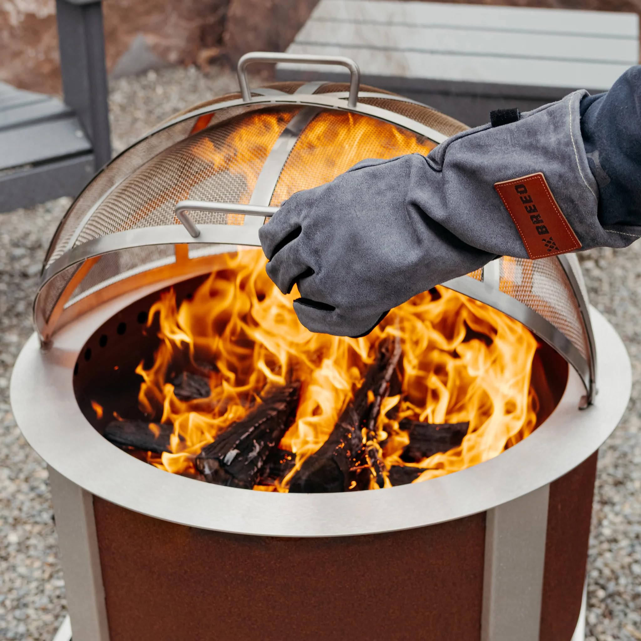 Breeo spark screen on X24 pit showing scale and complete ember protection