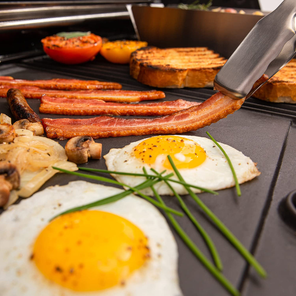 Broil King griddle edge and coating detail highlighting matte porcelain protection
