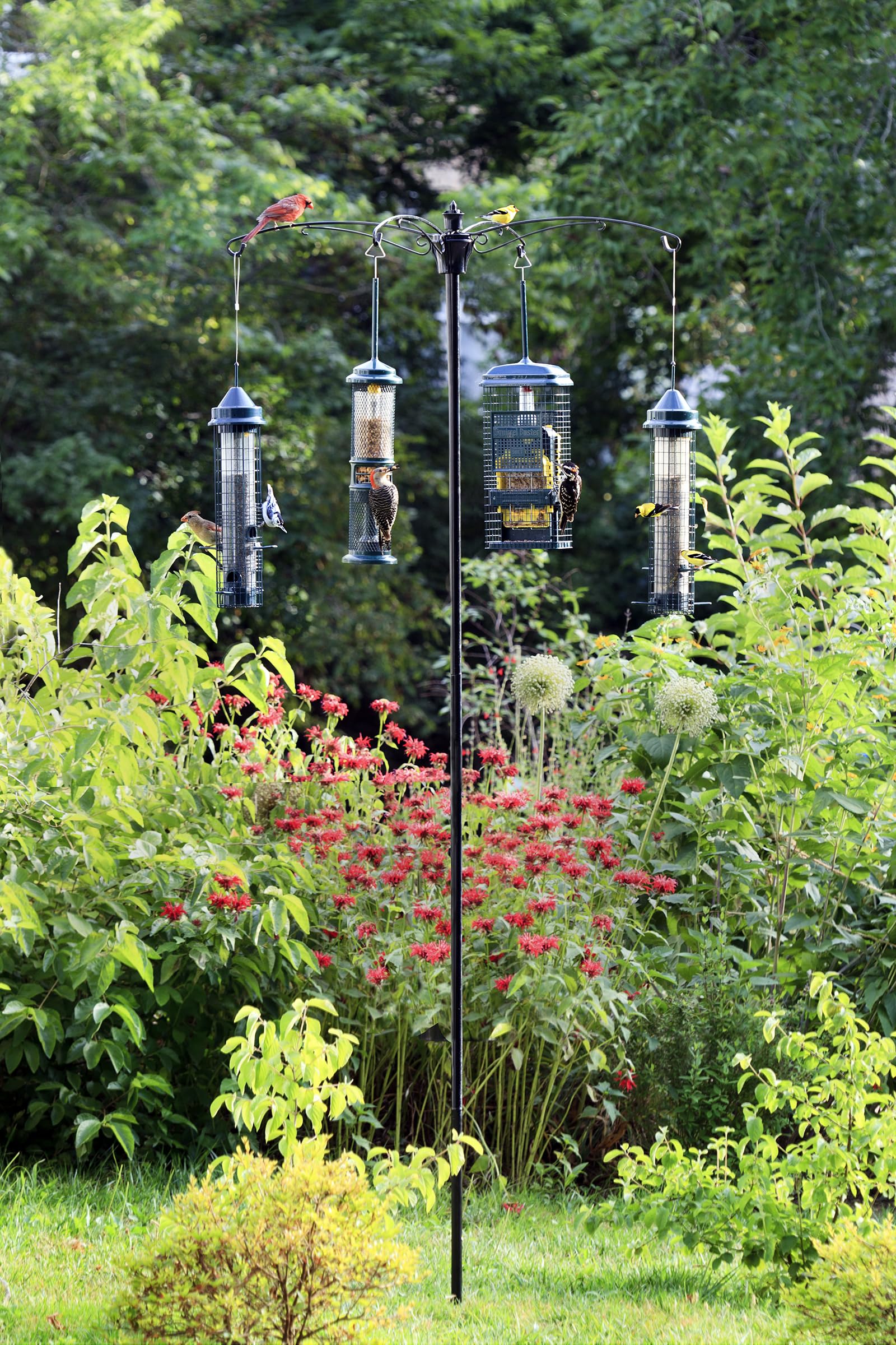 Brome BirdsUP close-up of bullseye level finial, ensures plumb installation for stability