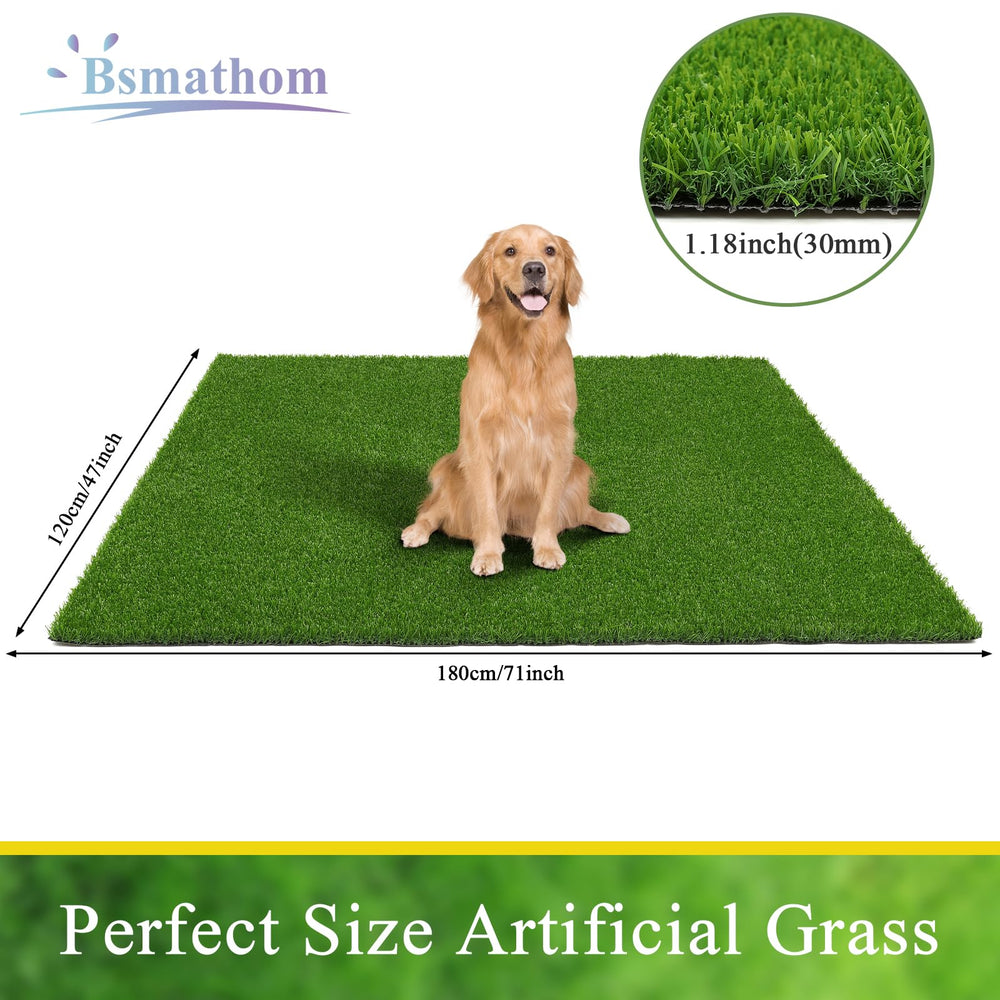 Bsmathom artificial grass rug with dog demonstrating pet-friendly easy-clean benefit
