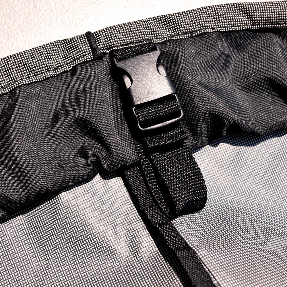 Budge image of sewn-in air vents improving airflow to reduce trapped moisture