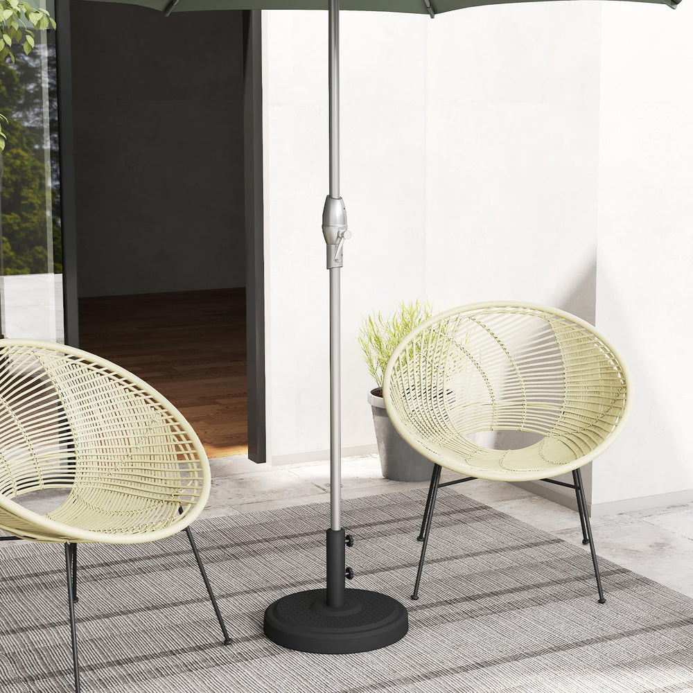 C-Hopetree textured recycled-plastic surface illustrating weather resistance and durability