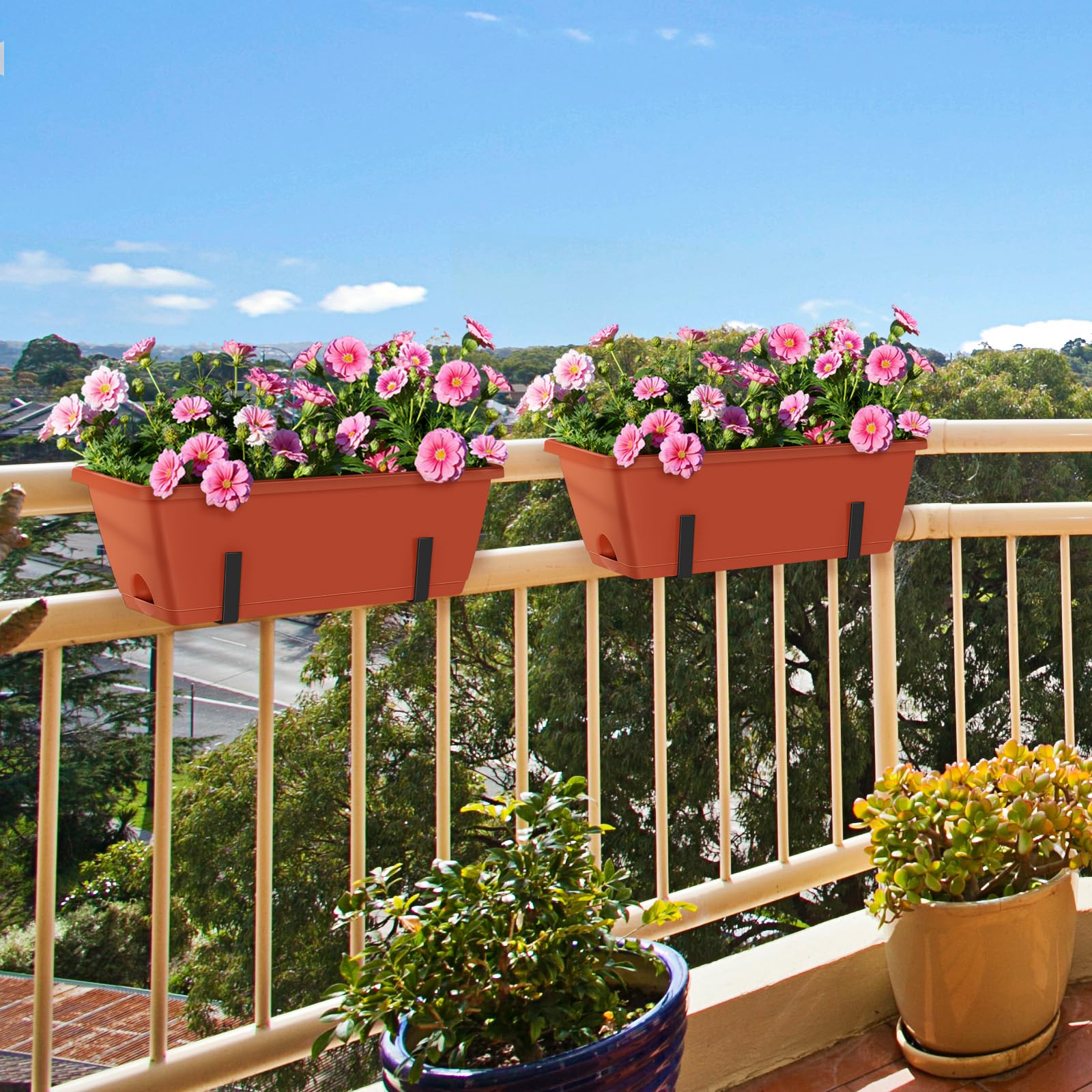 CADUKE side profile mounted on railing illustrating stable outdoor use