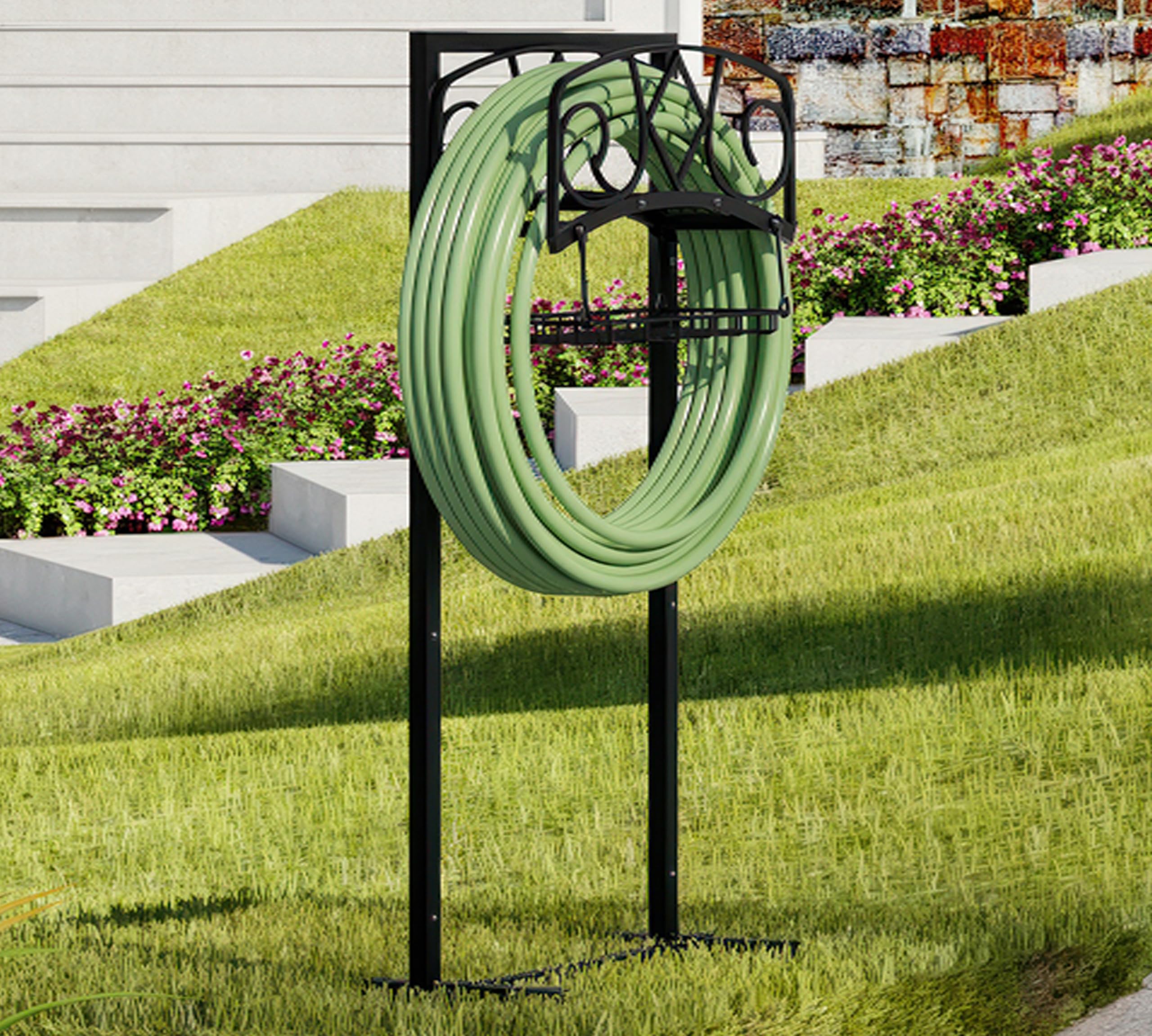 CALIDOLA hose-loaded stand with coiled hose demonstrating space-saving benefit