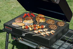 Camp Chef BB90L close-up of true-seasoned cast iron grate, excellent heat retention