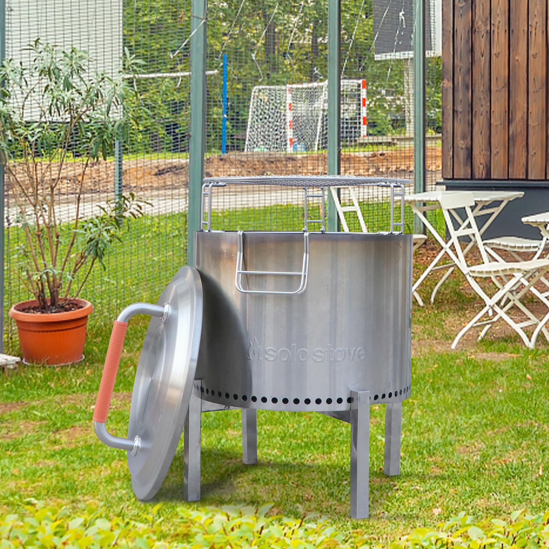 CANDANA stand next to ruler demonstrating size and 500lb load capacity