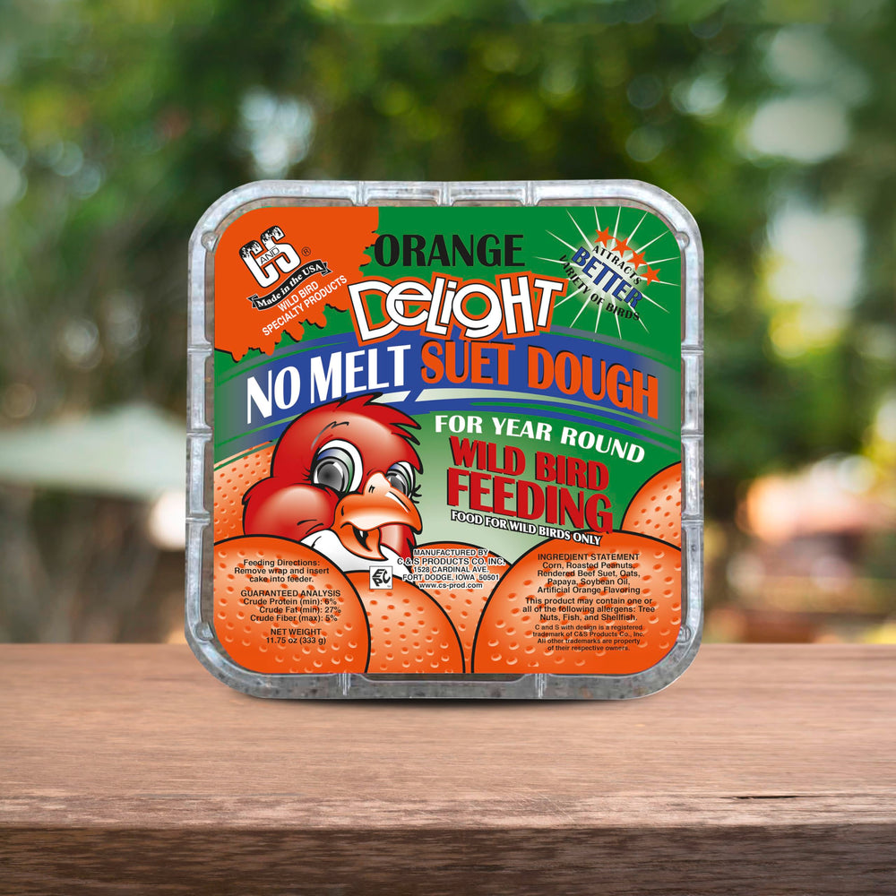 C&S EZ Fill Deluxe multiple birds feeding showing high attraction