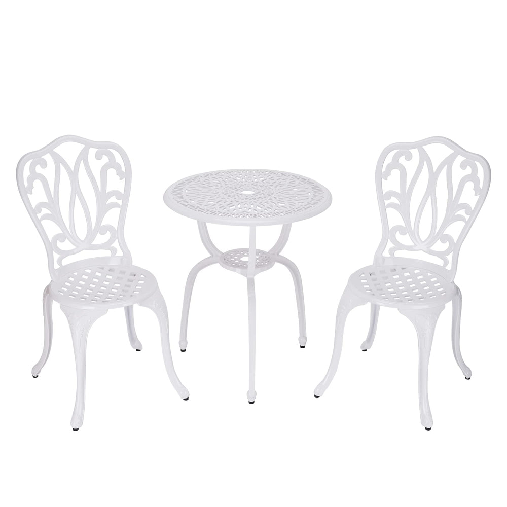 C/G patio casa close-up of chair seat curvature highlights comfort and ergonomic support