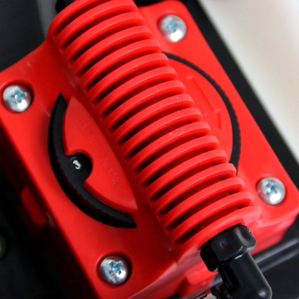 CHAPIN reinforced hose showing flexibility and kink resistance