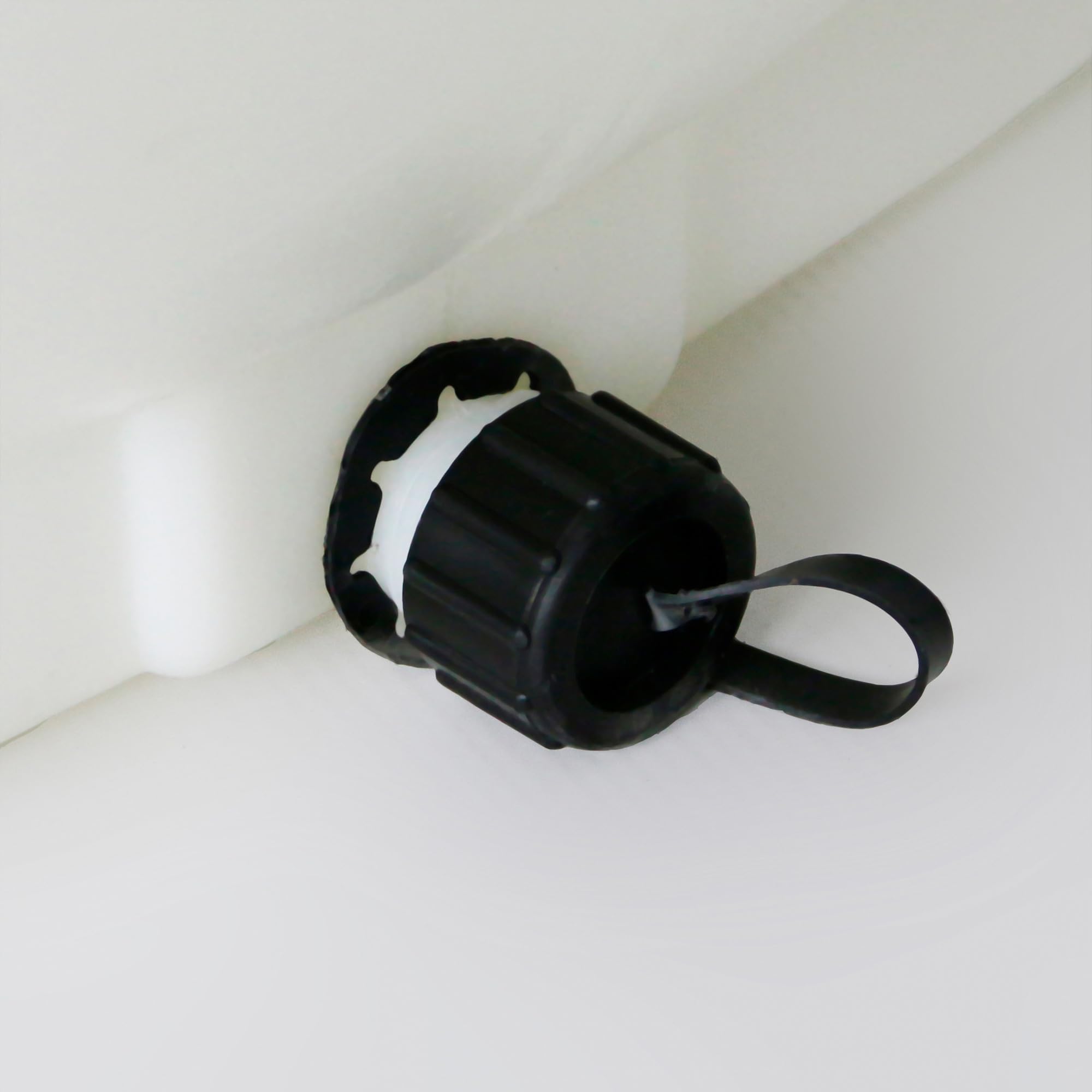 CHAPIN pump with battery clips for quick 12V connection and power