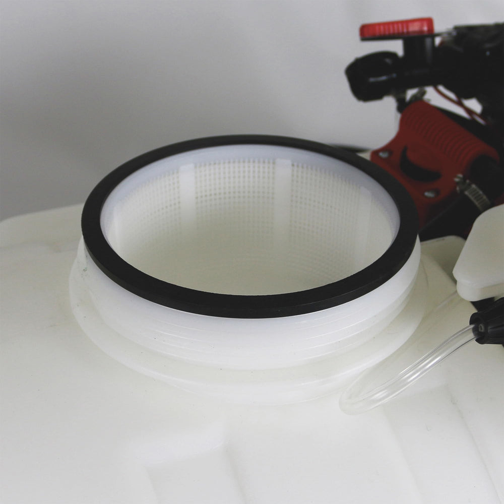 CHAPIN reinforced 15-foot hose and adjustable nozzle for versatile coverage
