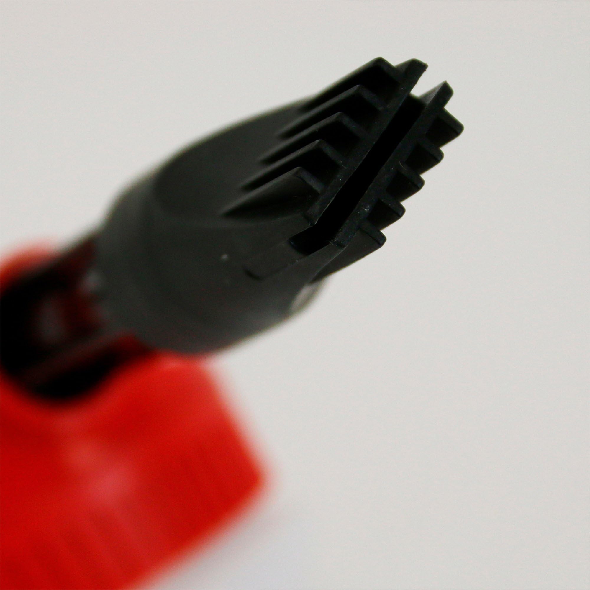 CHAPIN ergonomic handle close-up reducing hand fatigue during extended use