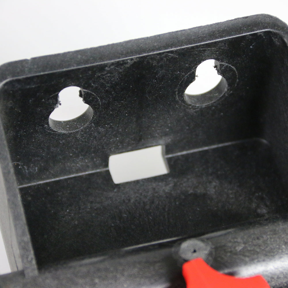 CHAPIN HydroFeed drain valve detail for quick emptying and post-use rinsing
