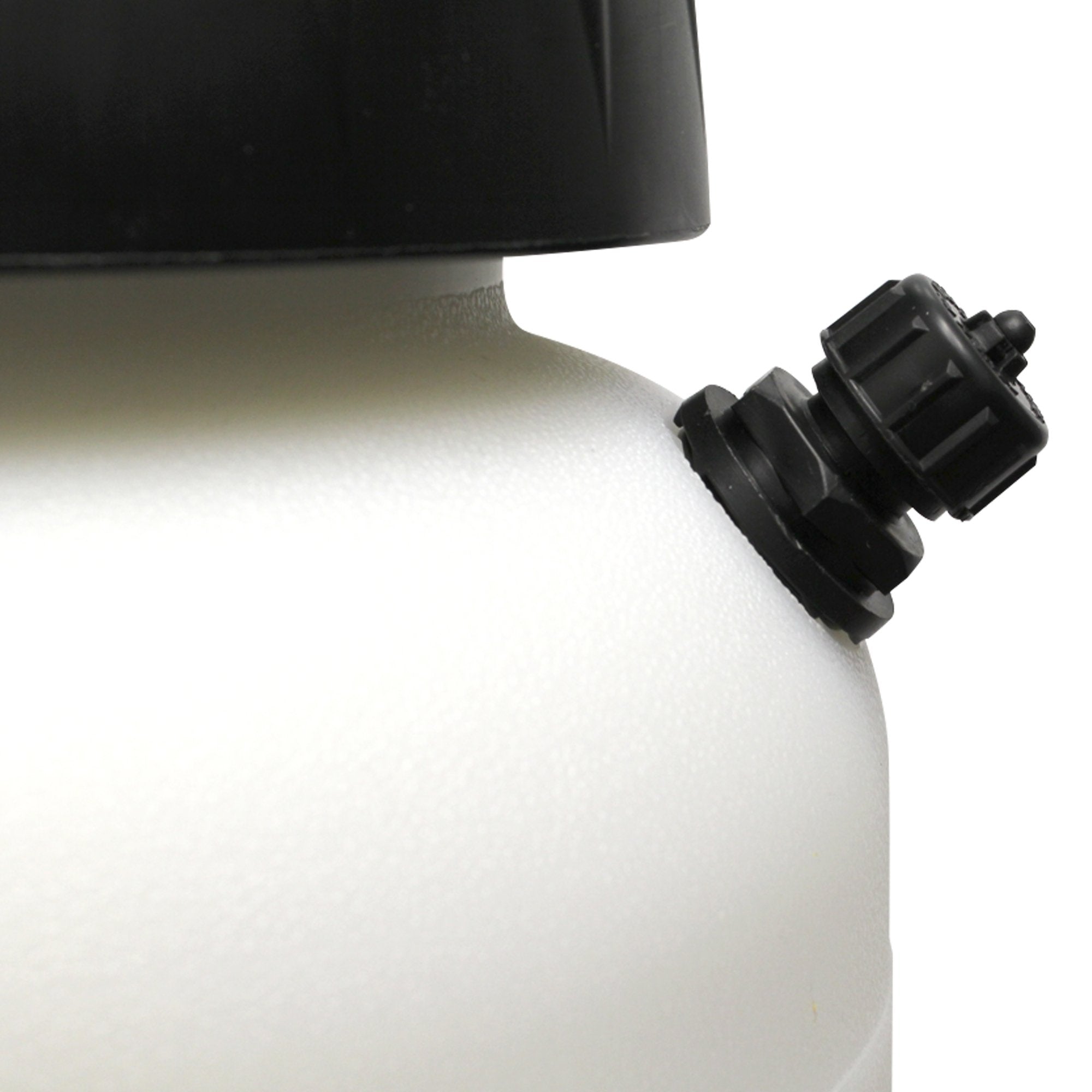 CHAPIN pressure relief valve and comfort-grip handle showing safe, comfortable pumping