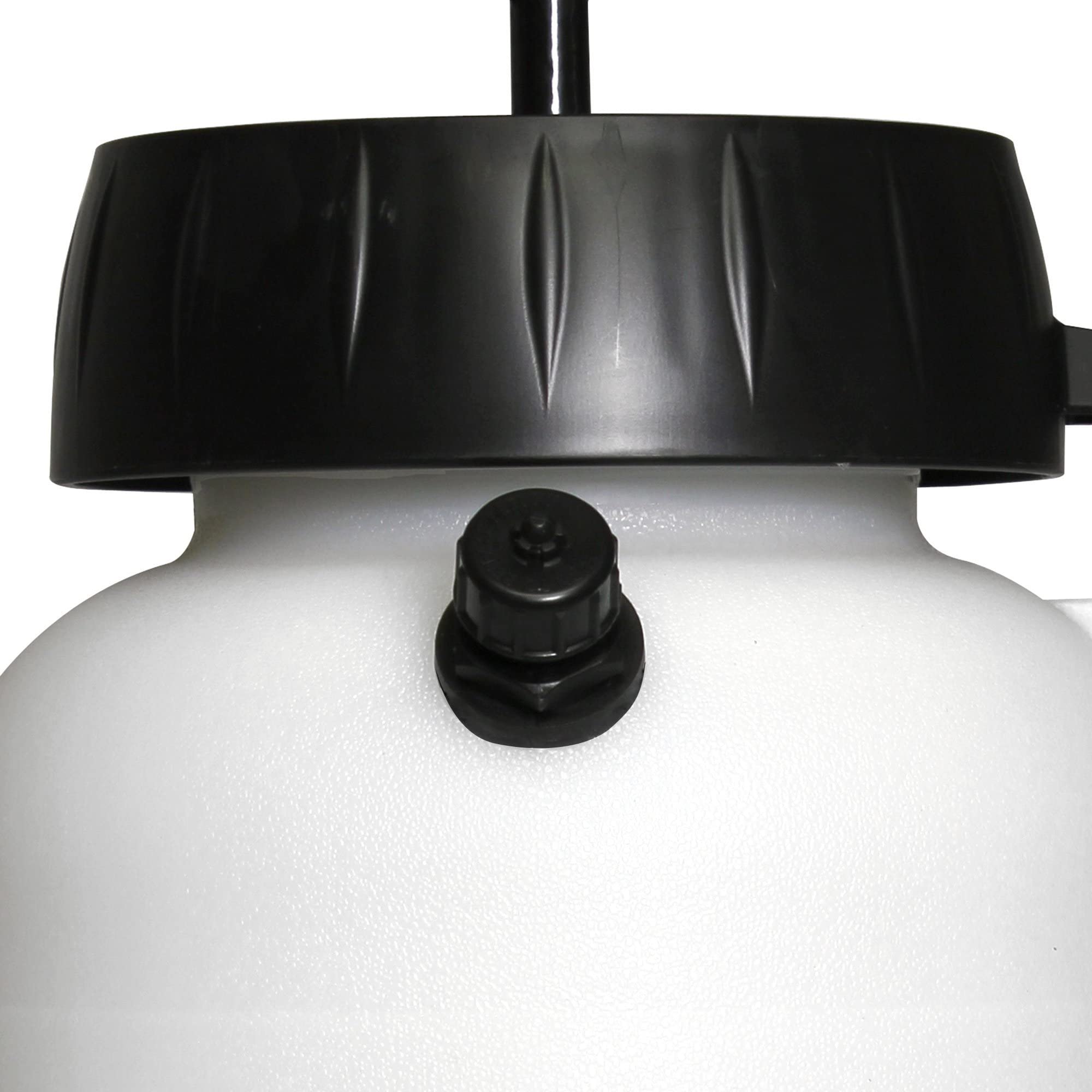CHAPIN wide 4-inch mouth tank opening, fast filling and easy cleaning