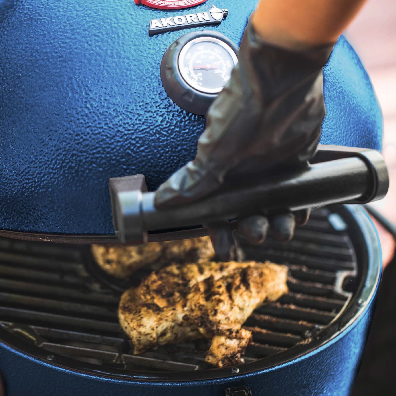 Char-Griller Smokin' Stone edge and model label showing product details