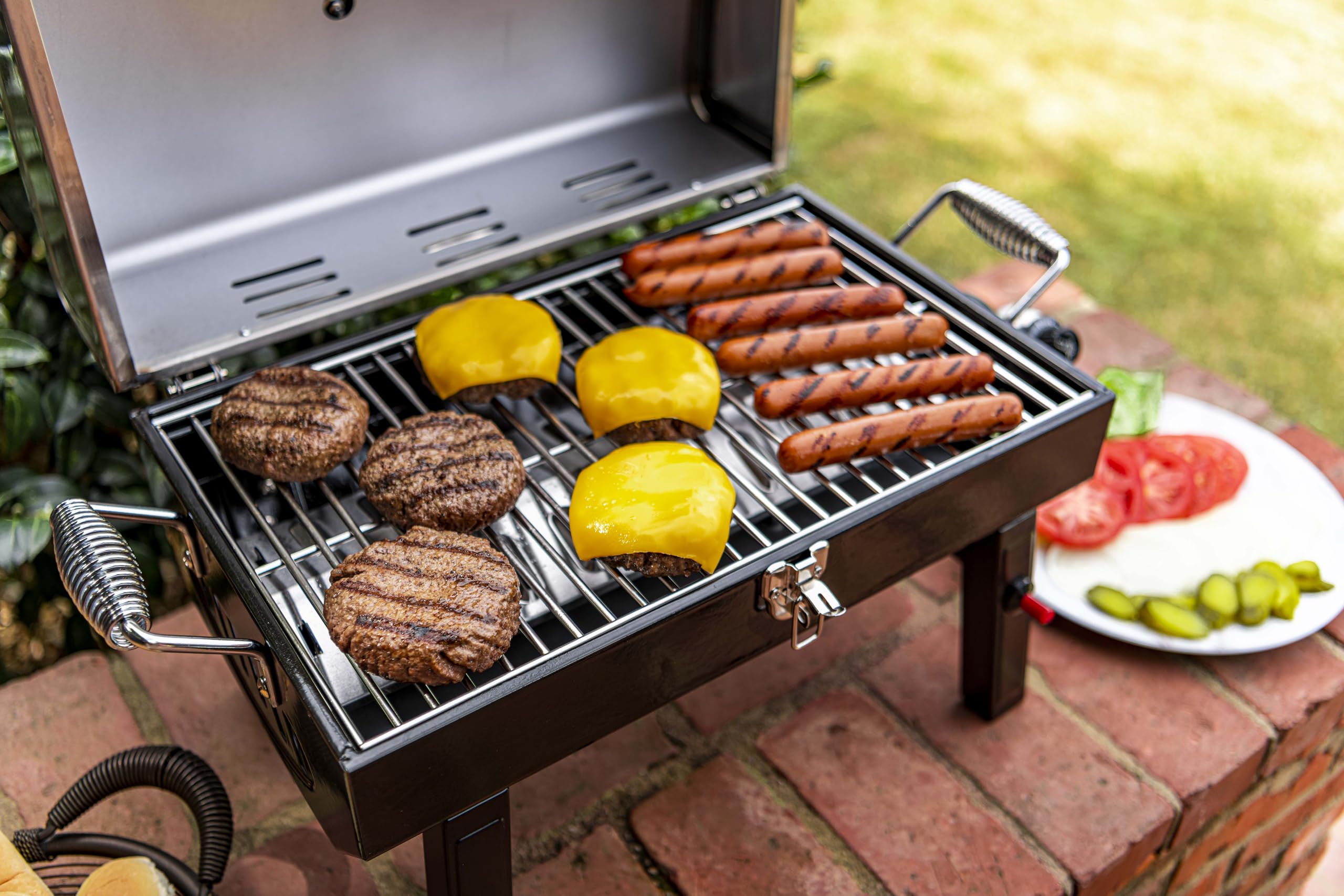 Charbroil igniter and control knob clearly visible for quick push-button startup