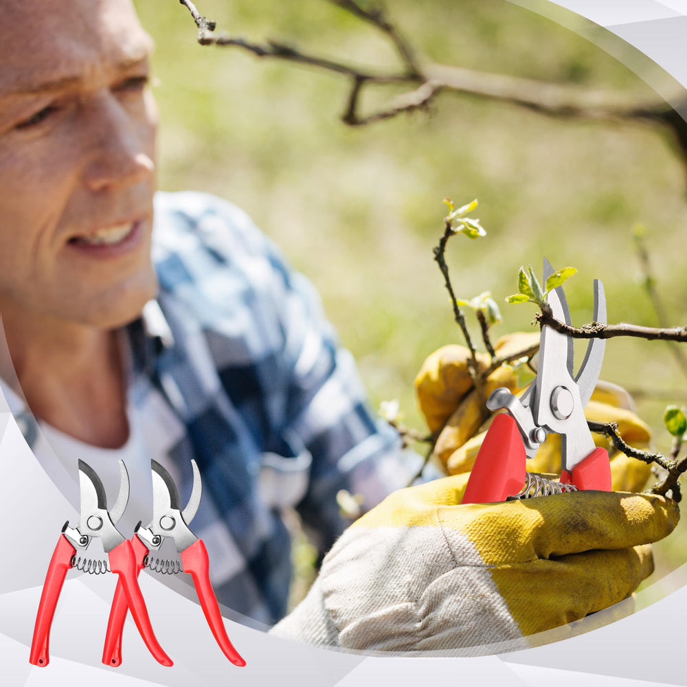 Chumia ergonomic handle detail, reduces hand fatigue during pruning