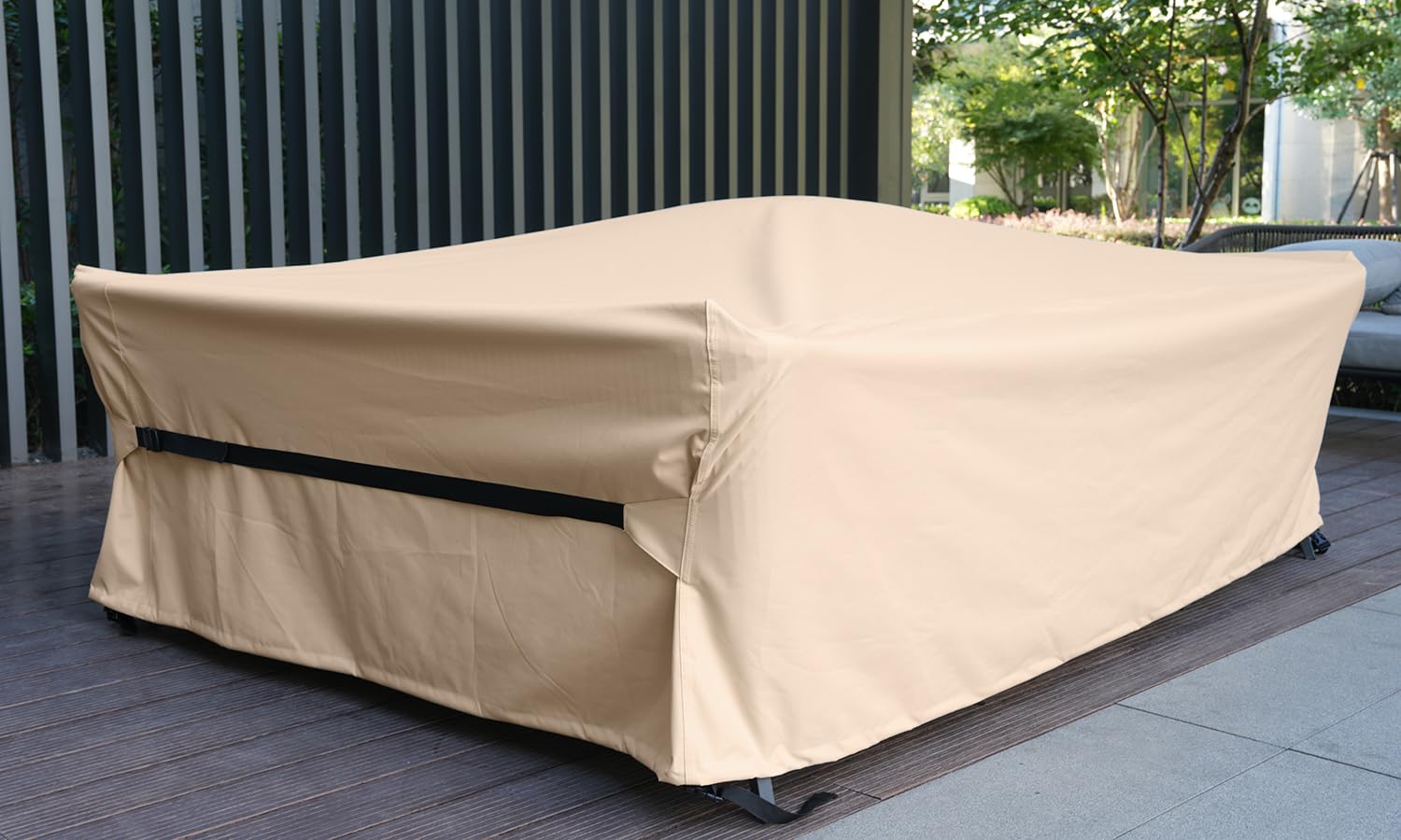 CKCLUU close-up 600D fabric texture showing heavy-duty waterproof benefit