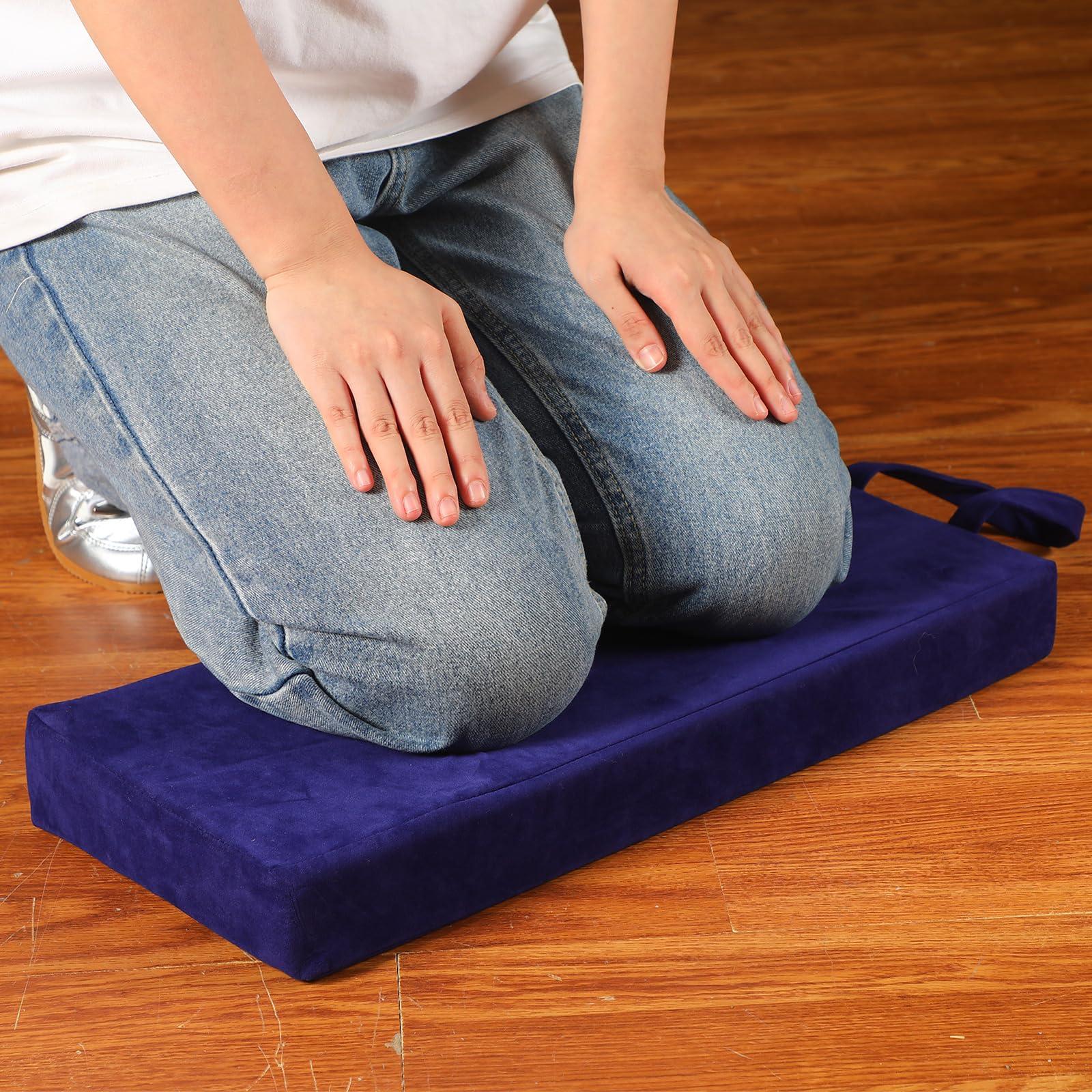Colingmill kneeler side profile displaying 2.25-inch foam depth for cushioning