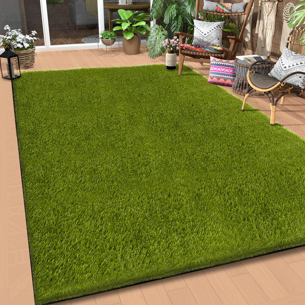 CooRug front view of 5x8 turf showing natural look and immediate curb appeal