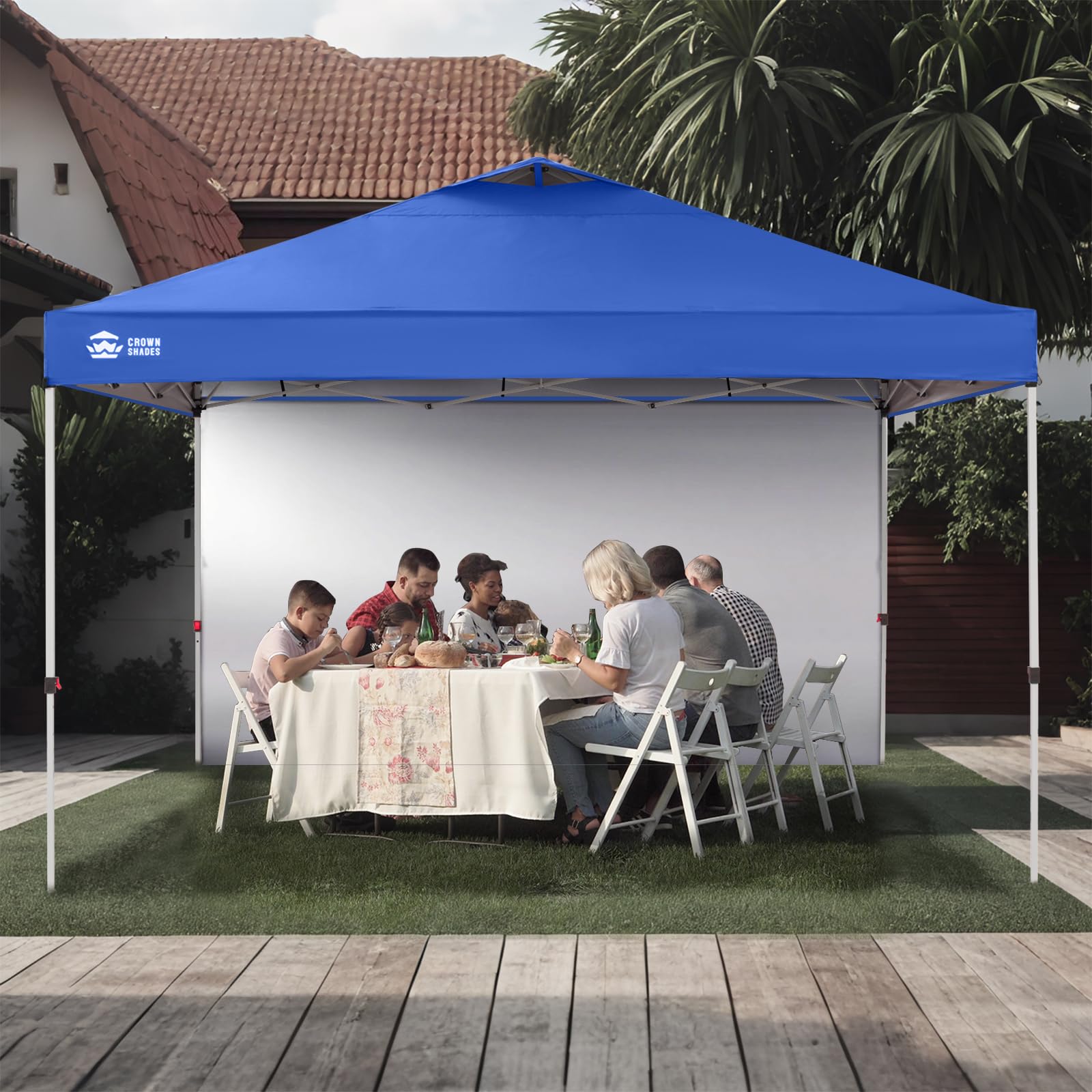 CROWN SHADES sidewall in a market stall showing privacy and weather protection benefit