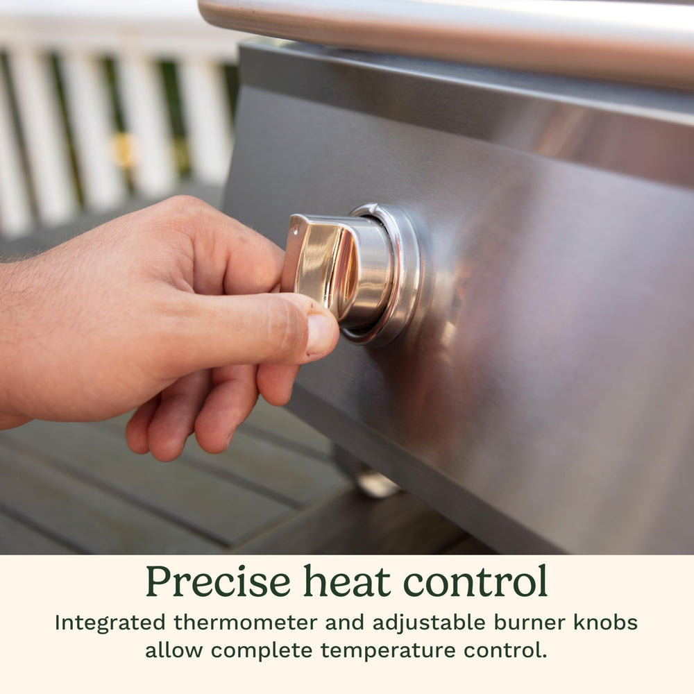 Cuisinart built-in thermometer on lid for accurate temperature monitoring
