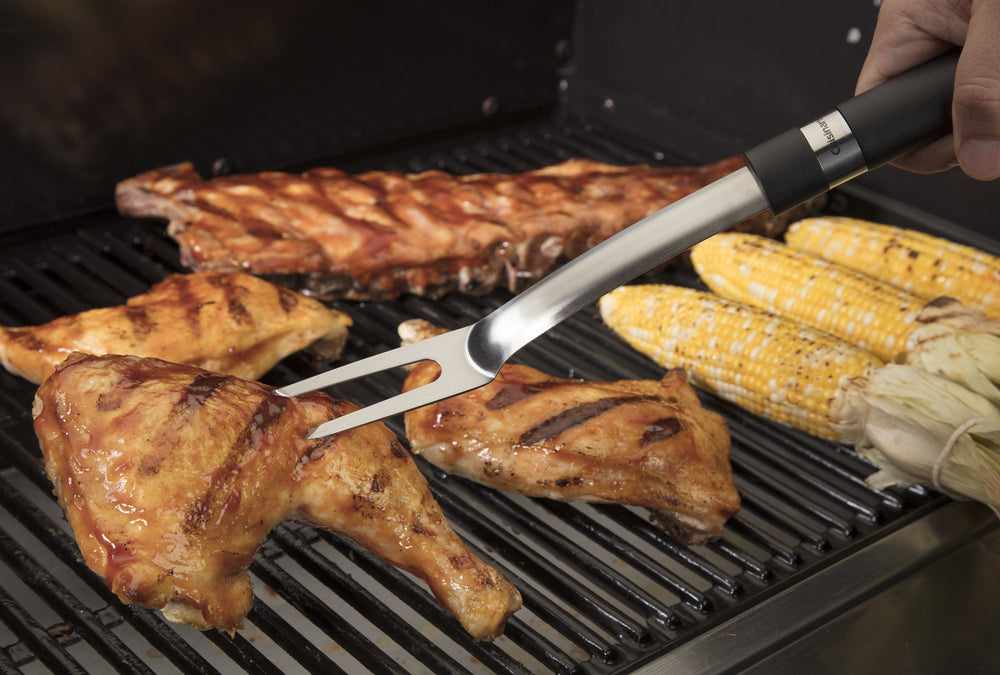 Cuisinart saw-tooth grill scraper cleaning grates for easier maintenance