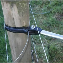 CYM-INSIST close-up of serrated jaws gripping barbed wire to prevent slippage during tightening