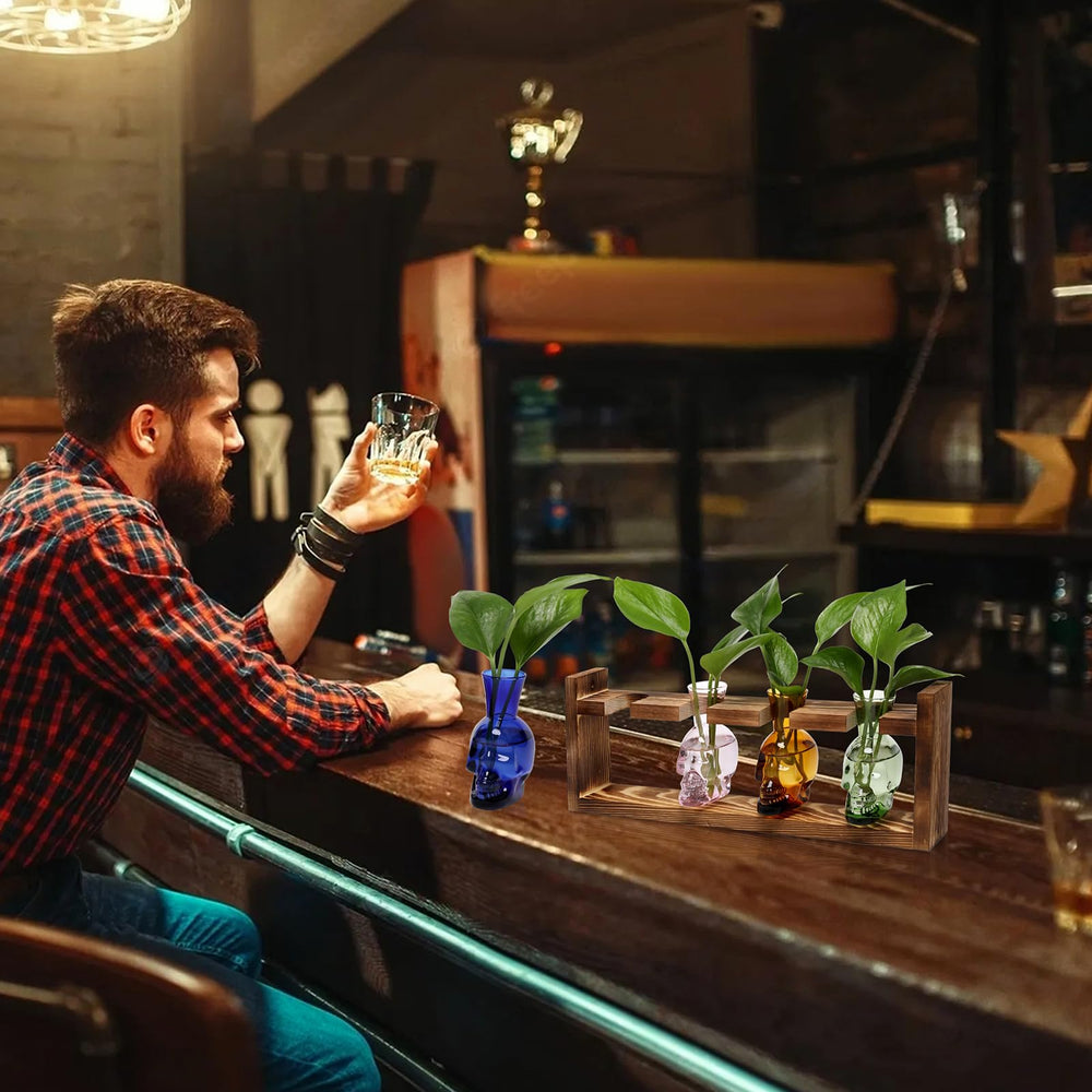 CYZglass hand holding vase demonstrating compact size and portability benefit