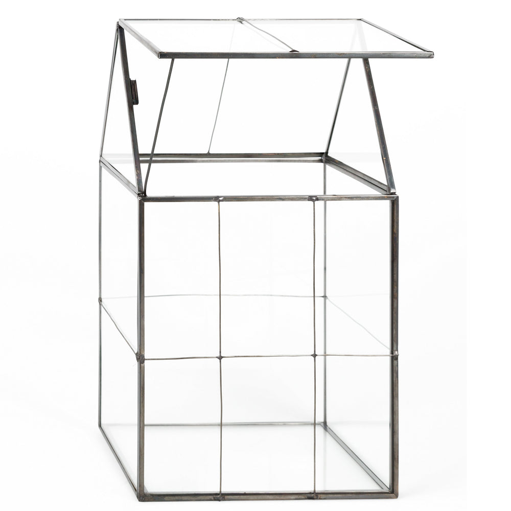 D'Eco terrarium used as wedding letterbox showcasing elegant card storage