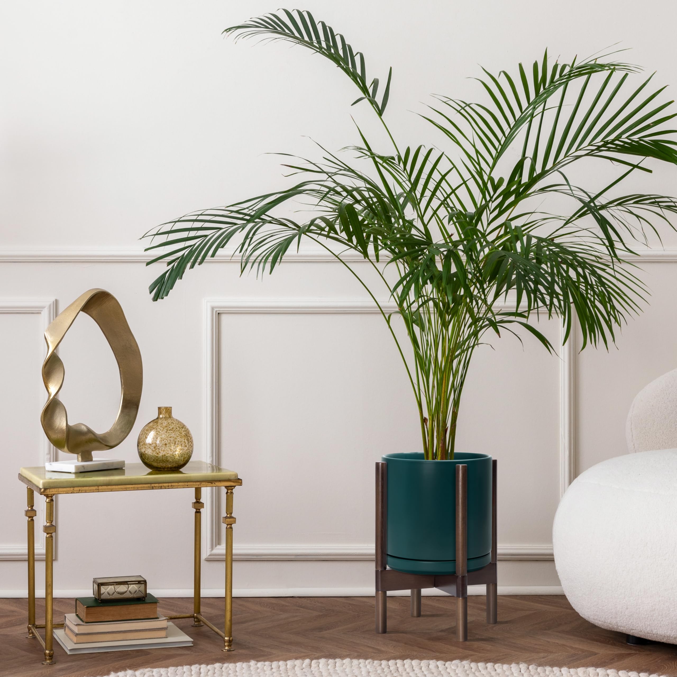 D'vine Dev pot next to chair for size comparison showing compact, space-saving height
