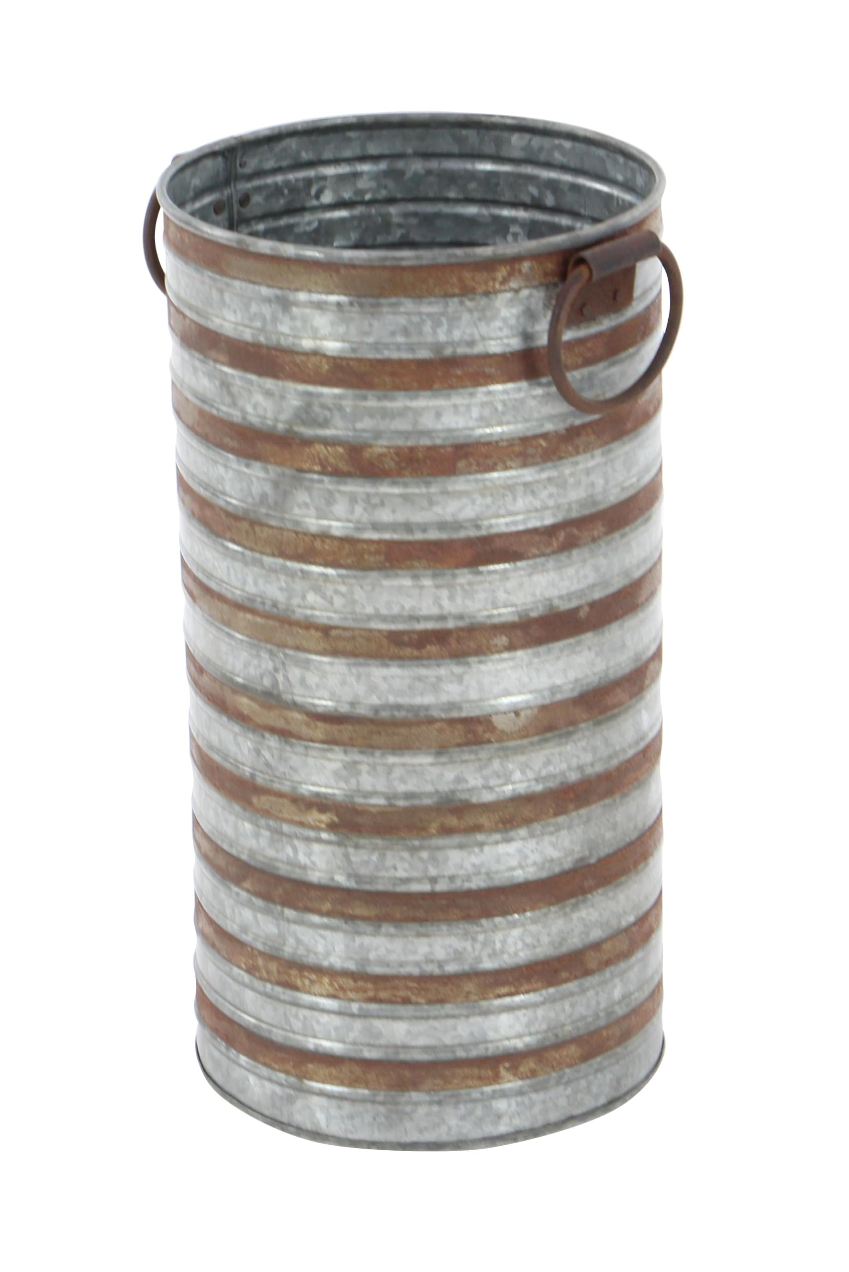 deco 79 close-up of round side handle demonstrating easy lifting benefit