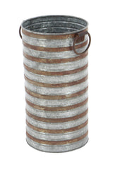 deco 79 close-up of round side handle demonstrating easy lifting benefit