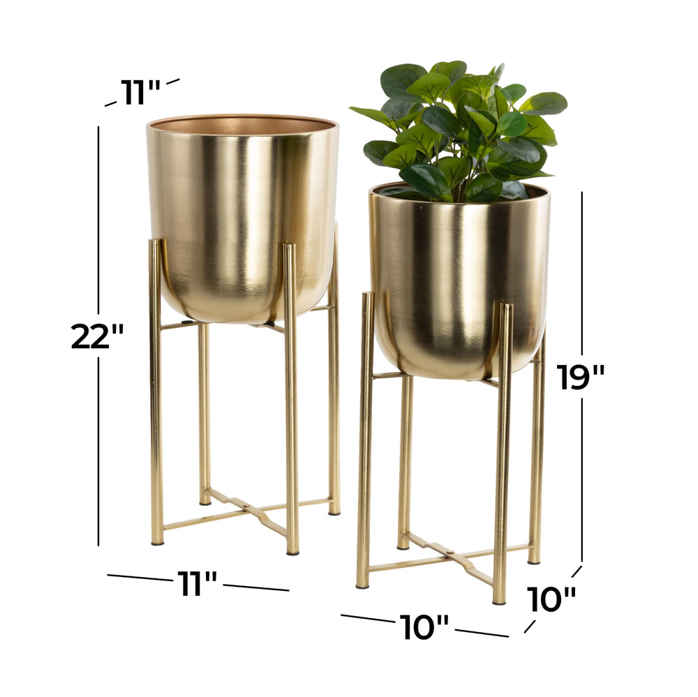 deco 79 planters next to accent chair to show height and scale advantage