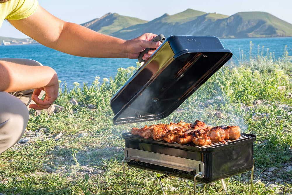 DELSbbq flavorizer bar catching drippings to create grilled flavor