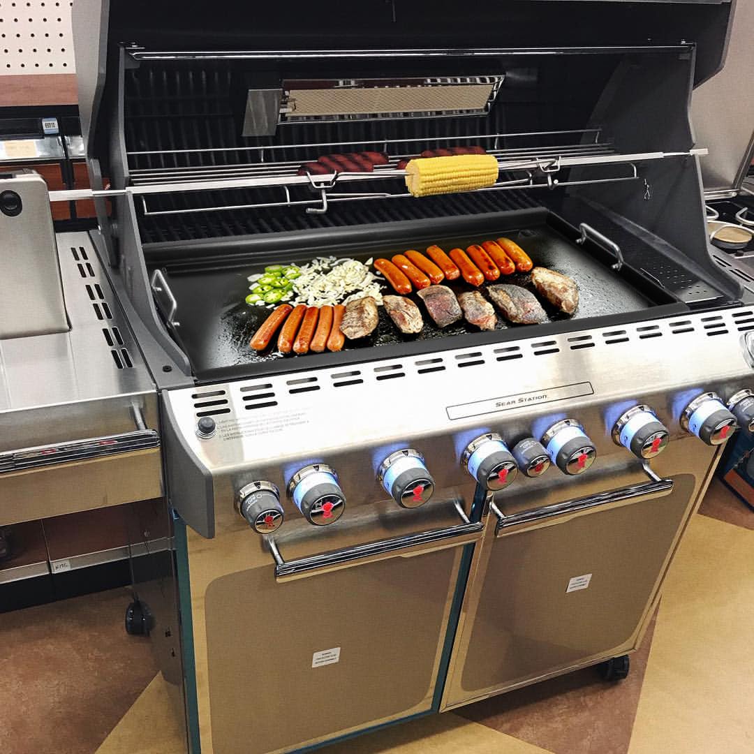 DELSbbq griddle handle and gloves included for safe installation and removal