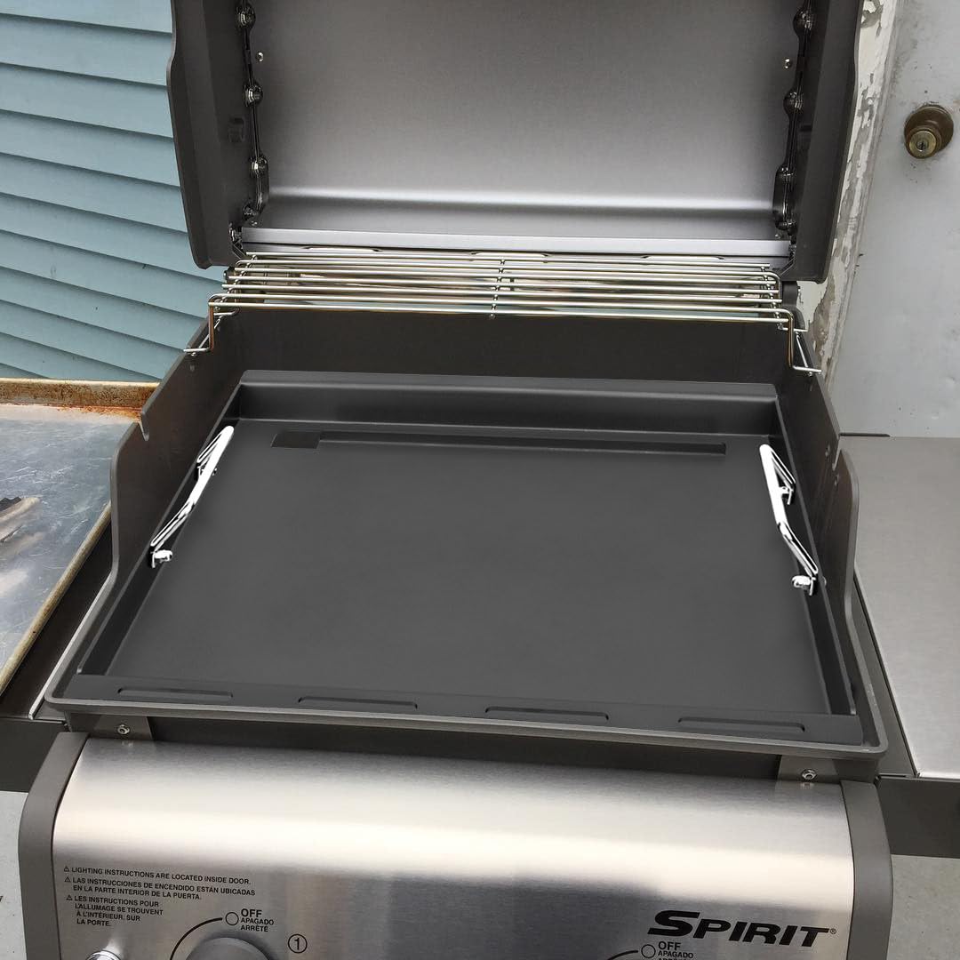 DELSbbq griddle packaging and included items showing ready-to-use convenience