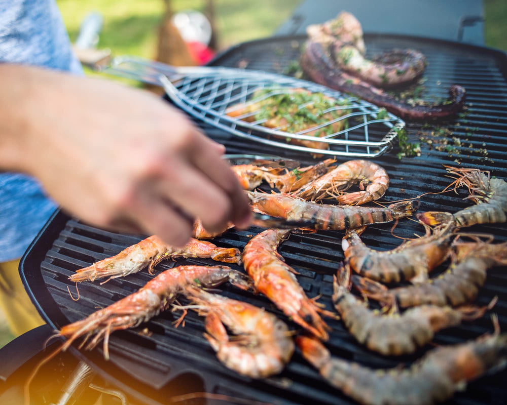 DELSbbq lifestyle shot of a backyard Weber grill using the replacement kit