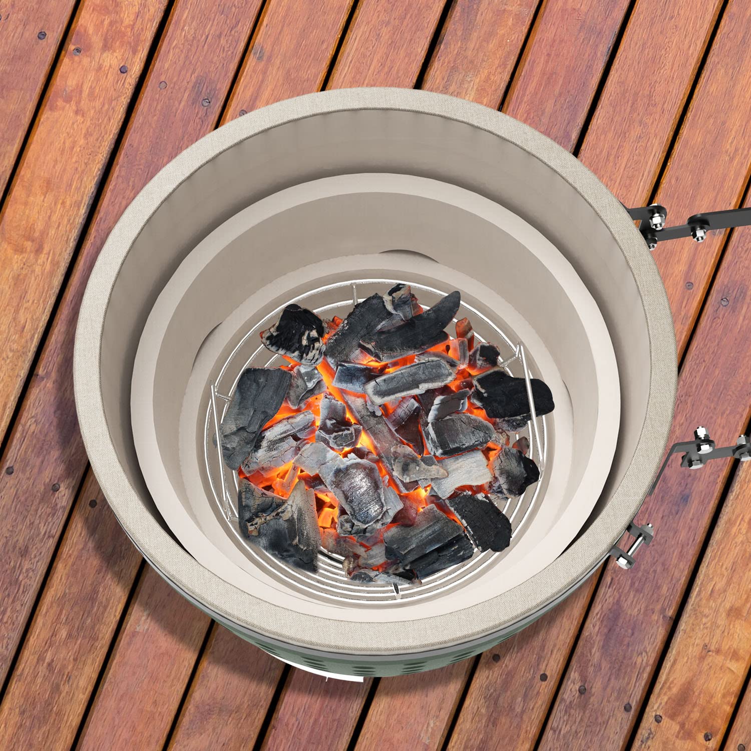 DELSbbq lifted ash basket containing ash for fast post-cook cleanup