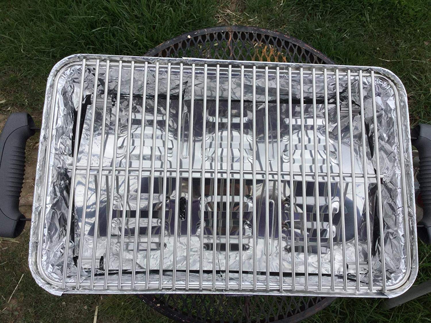 DELSbbq lifestyle shot of grill in use demonstrating outdoor convenience