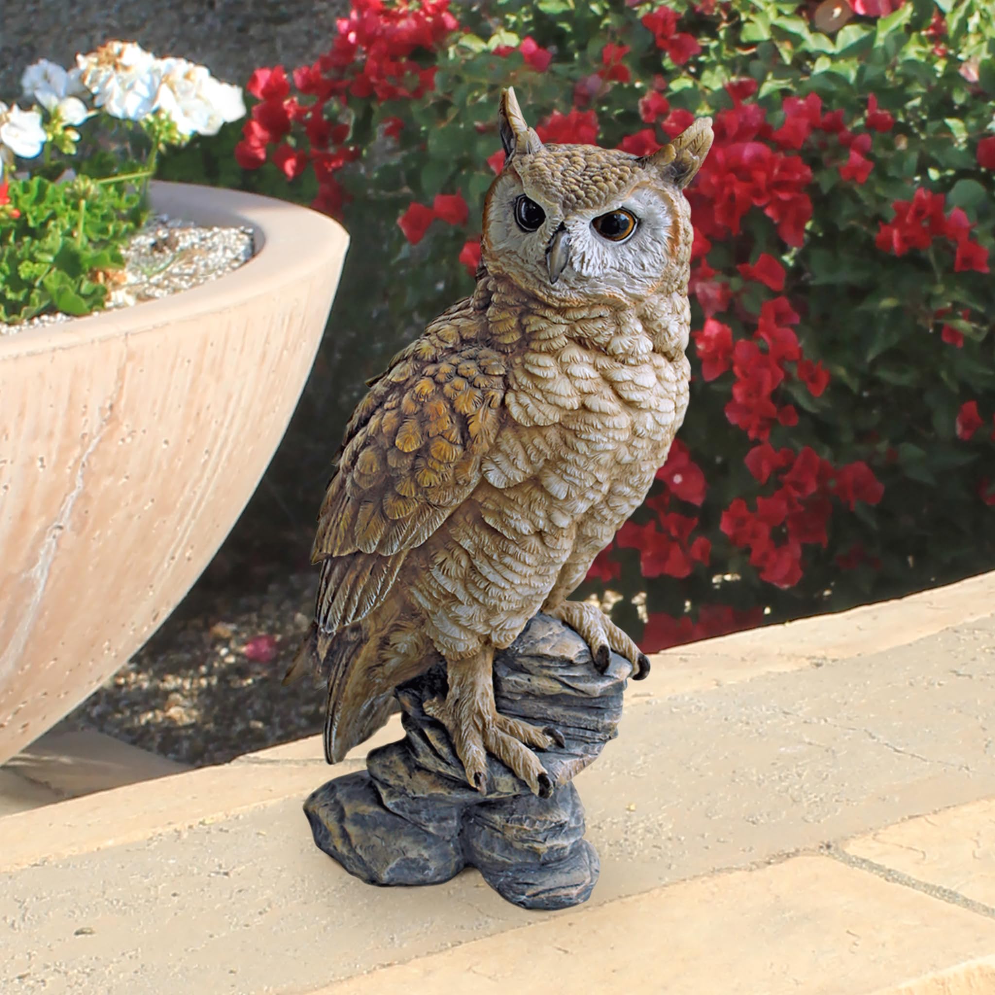 Design Toscano owl close-up feather detail highlighting realistic texture and depth