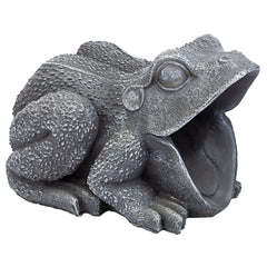 Design Toscano frog front view showing decorative curb appeal