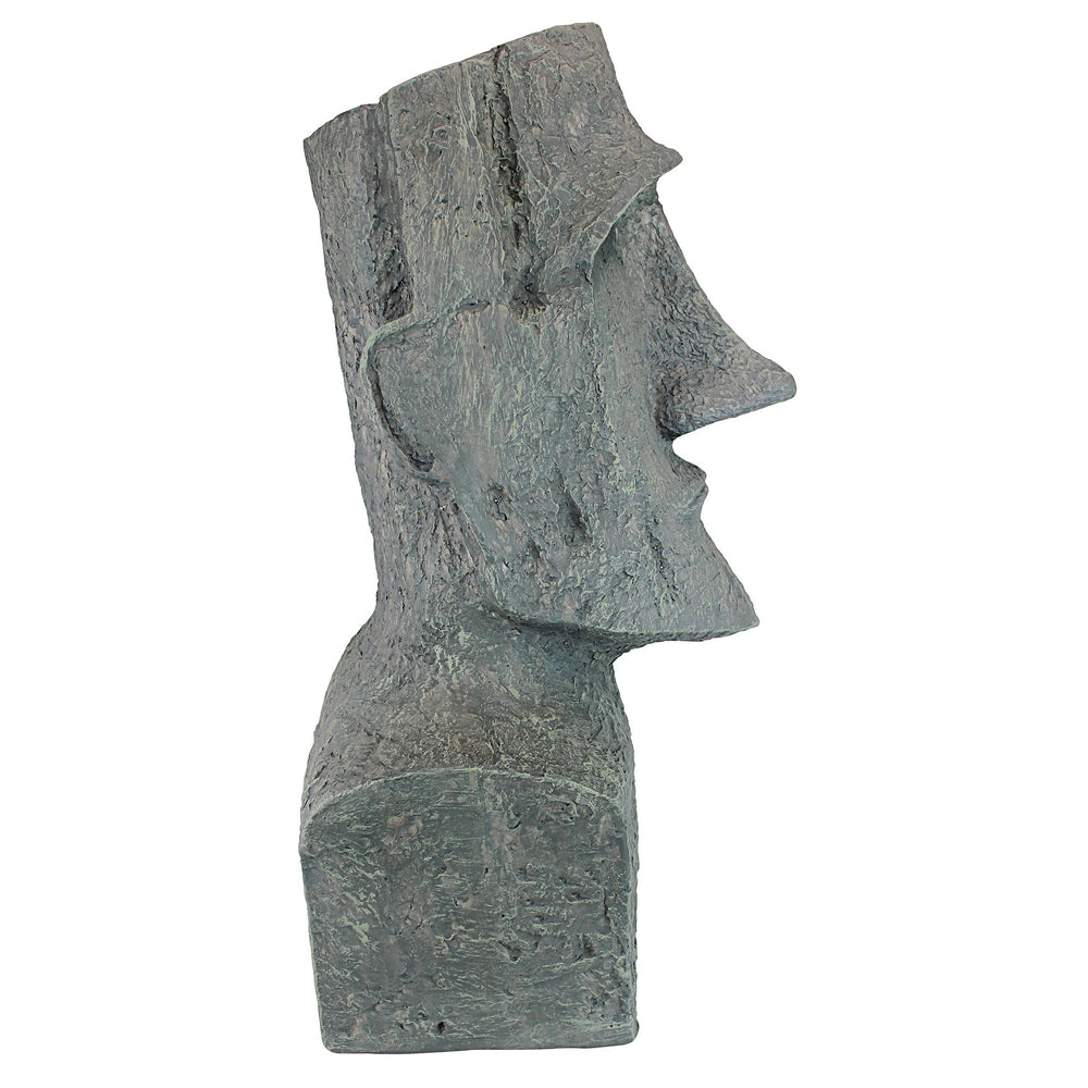 Design Toscano Moai beside tiki bar showing party décor appeal and atmosphere boost
